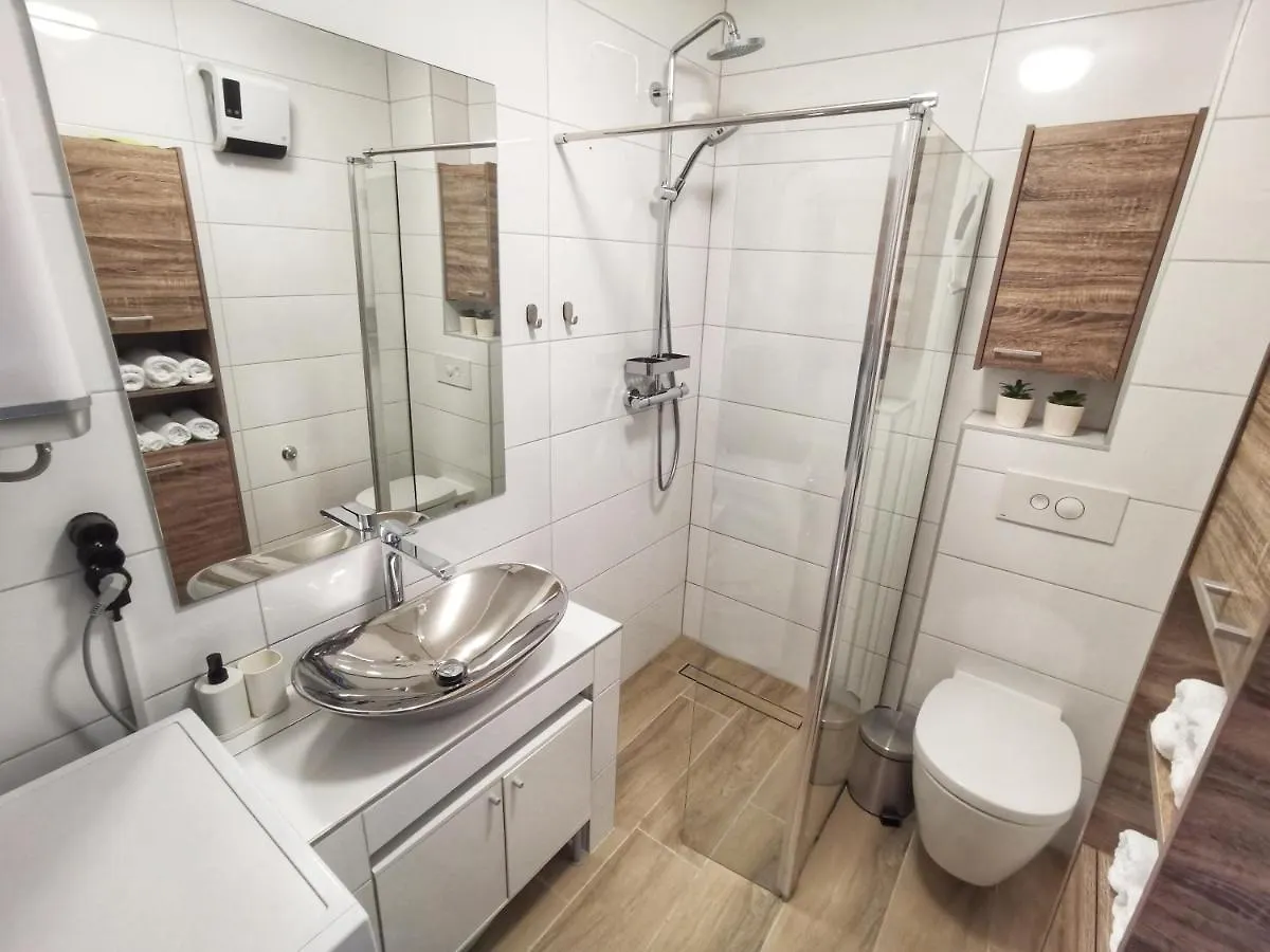 Apartment Erin Malinska Croatia