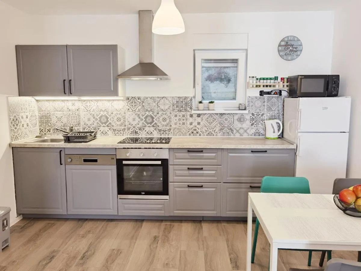 Apartment Erin Malinska Croatia