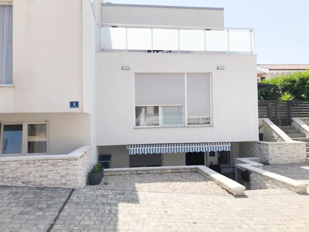 Apartment Erin Malinska Croatia